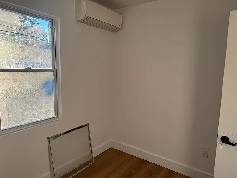 154 35/39 64th Ave #1 — Photo 9
