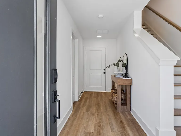 700 N Dupont Ave #310A — Photo 4