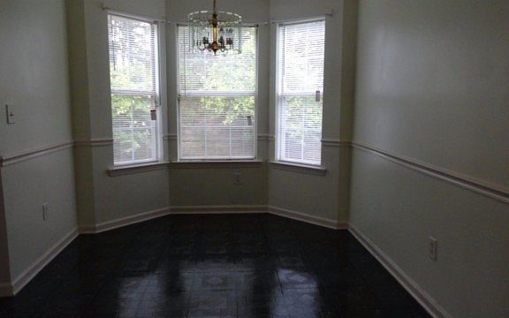 4th image of 834 Sweetwater Way