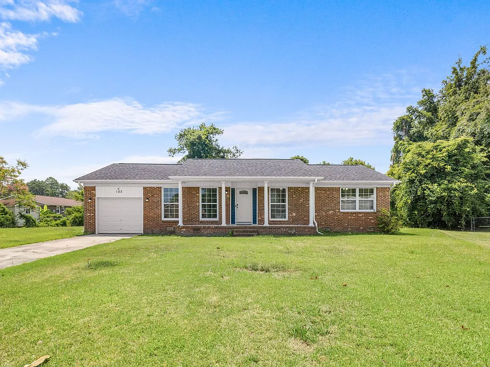 103 Oakwood Ct