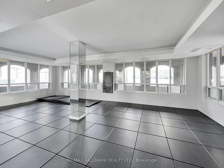 140 Simcoe St #Penthouse 09 — Photo 31