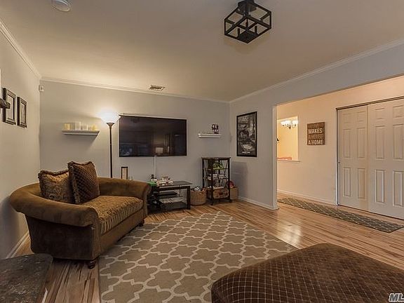 4th image of 7 Meadowrue Ln