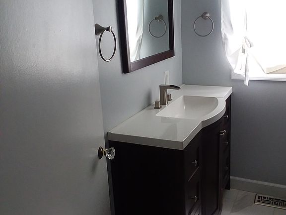 2nd image of 215 W Park Ave