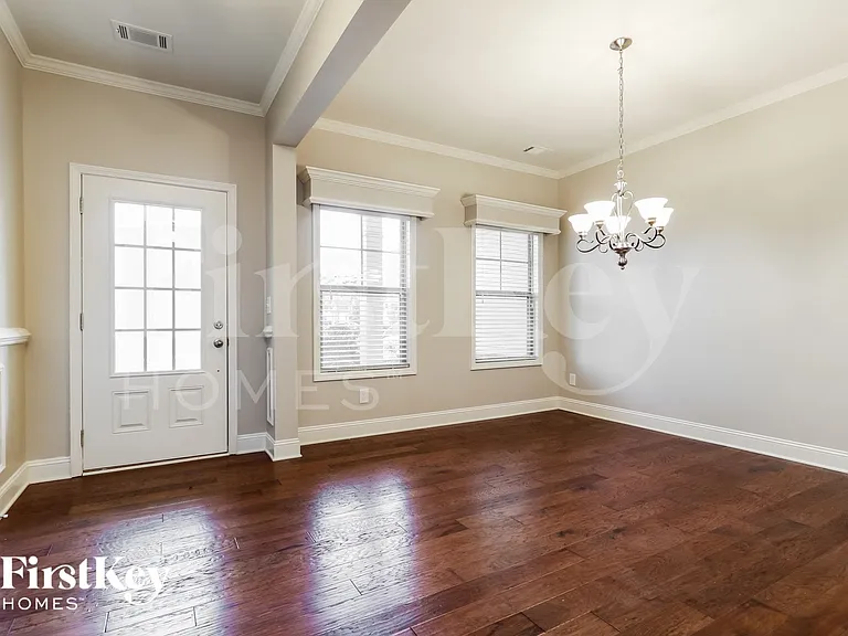 4524 Wilshire Ct — Photo 4