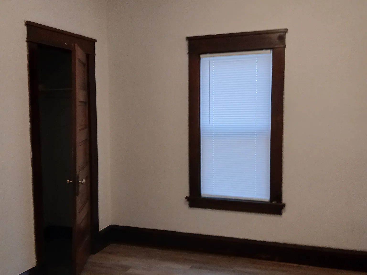 2 bed, 2000 sqft, $1,300 — Photo 2