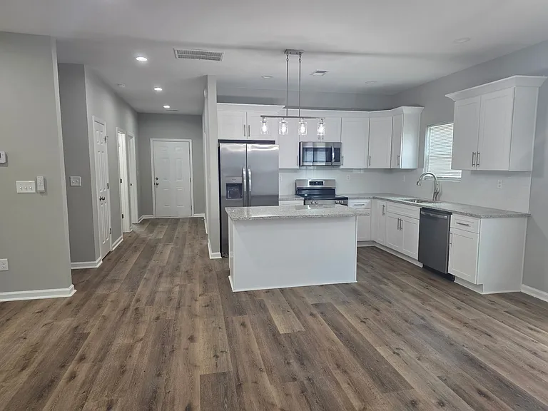 697 Armitage Way — Photo 14