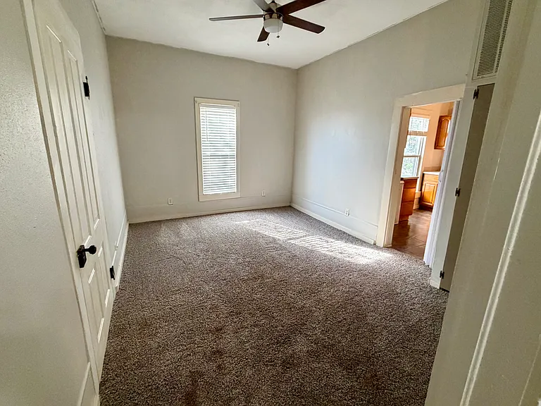 1209 C St #B — Photo 5