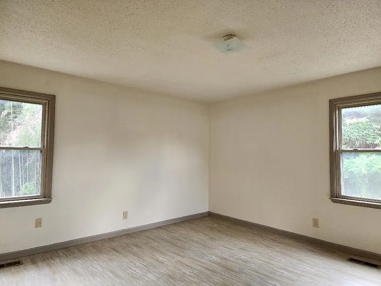 7443 Shallowford Rd — Photo 5