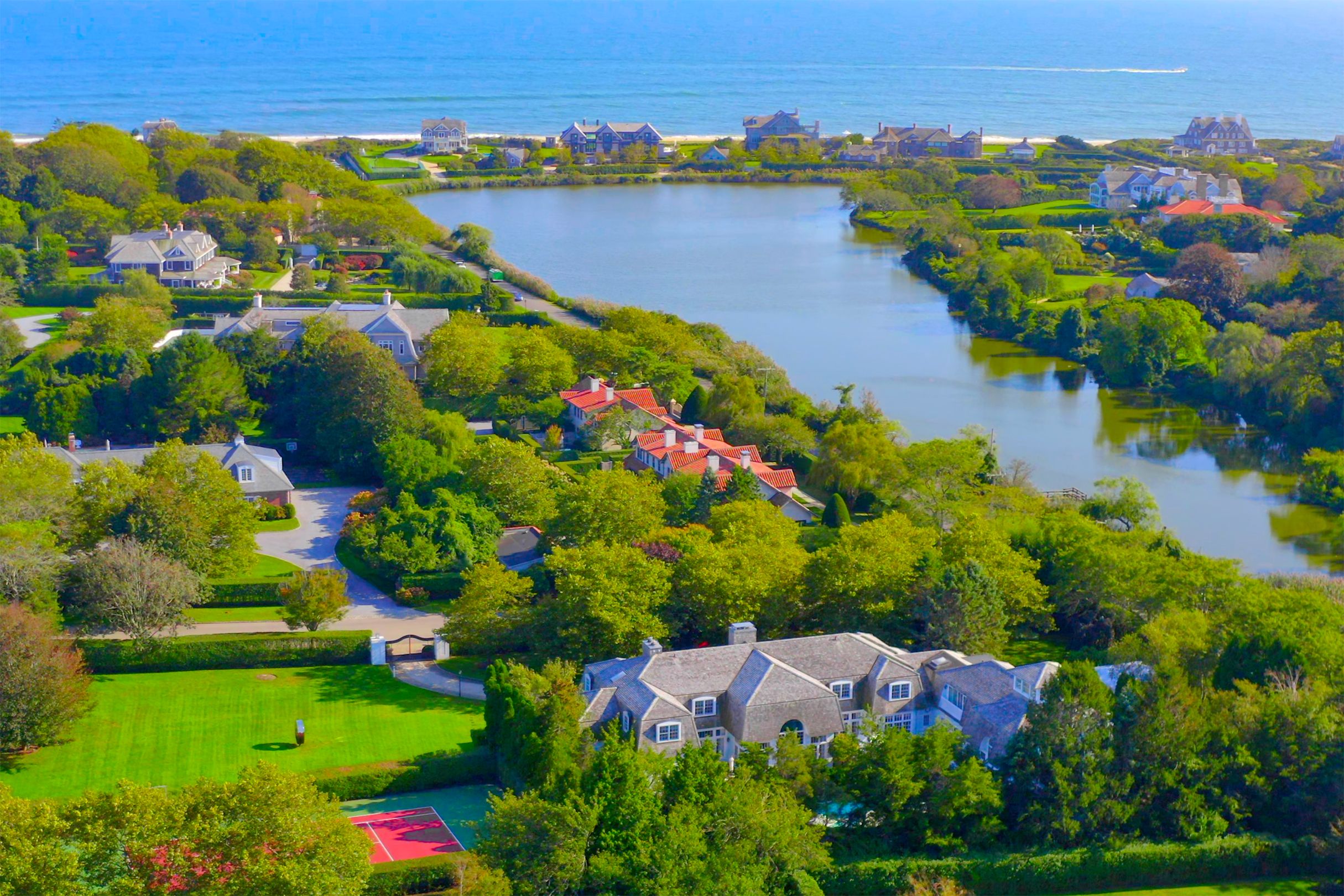 19 Duck Pond Ln in Southampton Out East