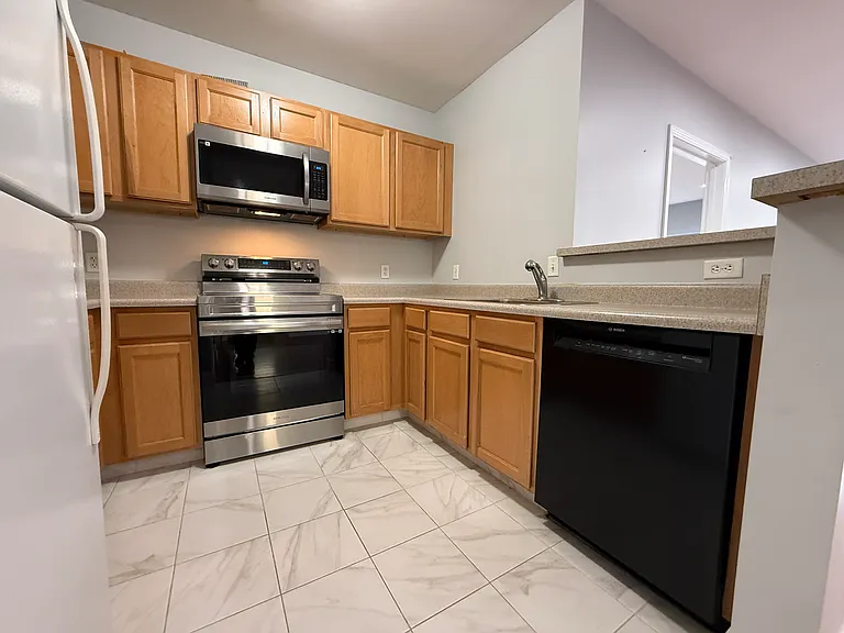 140 Railroad Ave #UB102 — Photo 16