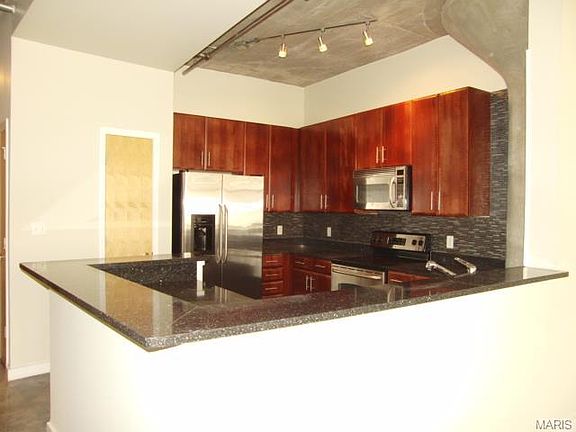 3rd image of 1635 Washington Ave APT 807