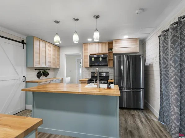 210 W Center Ave, Prague, NE 68050