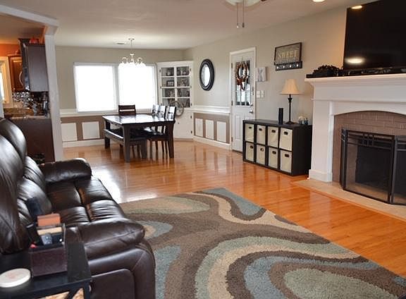 5th image of 213 Cavalier Cir