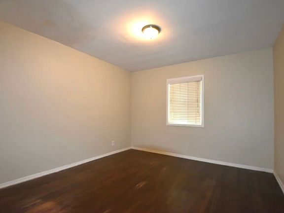 5th image of 14248 Hoyt St