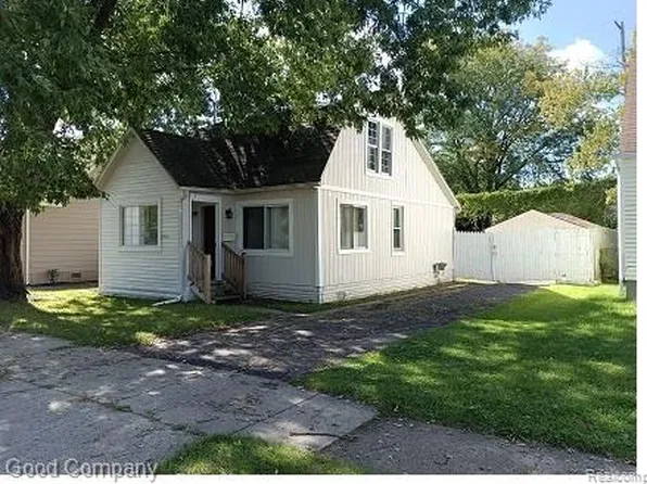 27311 Collingwood St, Roseville, MI 48066