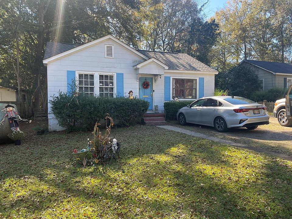 1st image of 716 Garden Dr