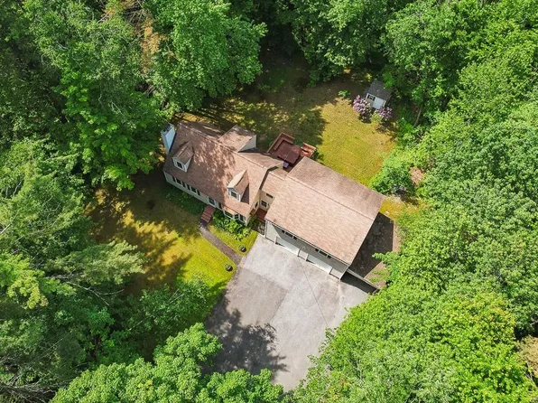 114 Montelona Road, Goffstown, NH 03045-0000