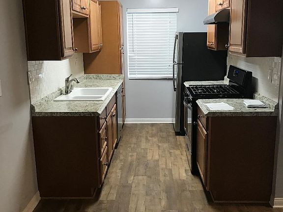 3rd image of 5027 Buffalo Ave APT 6