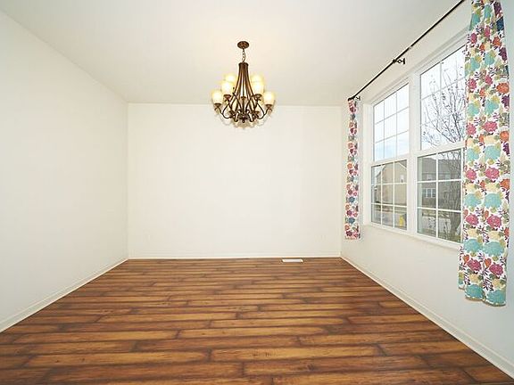 3rd image of 965 Adlo Ln
