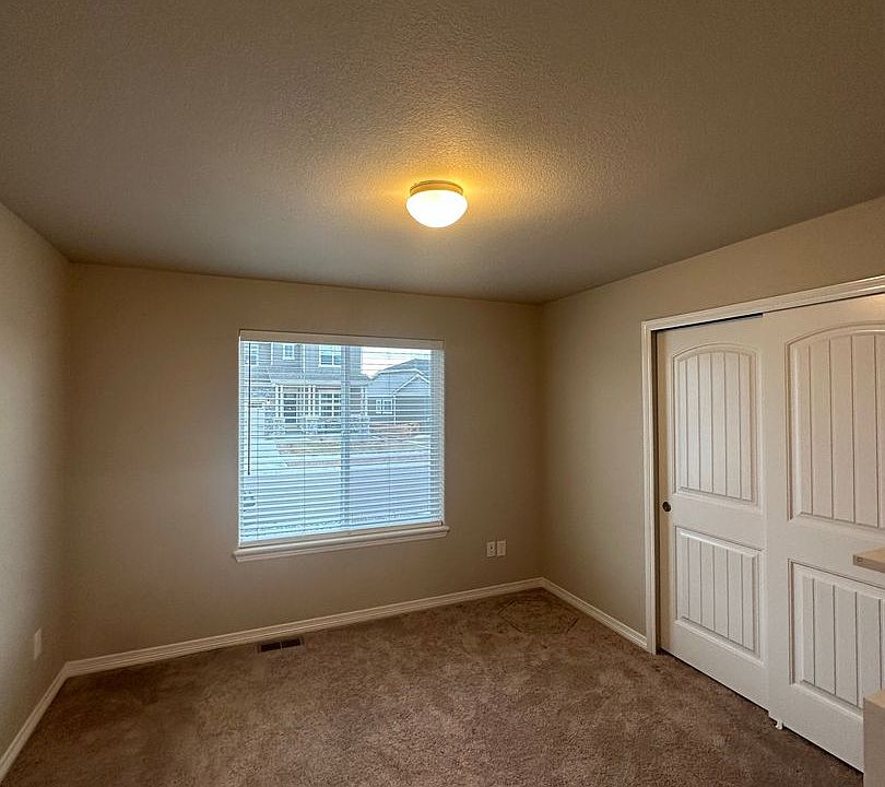 2nd image of 4946 Olympus Dr #1