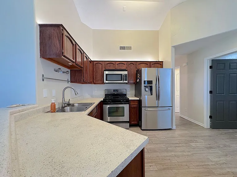848 Sunset Park Dr — Photo 10