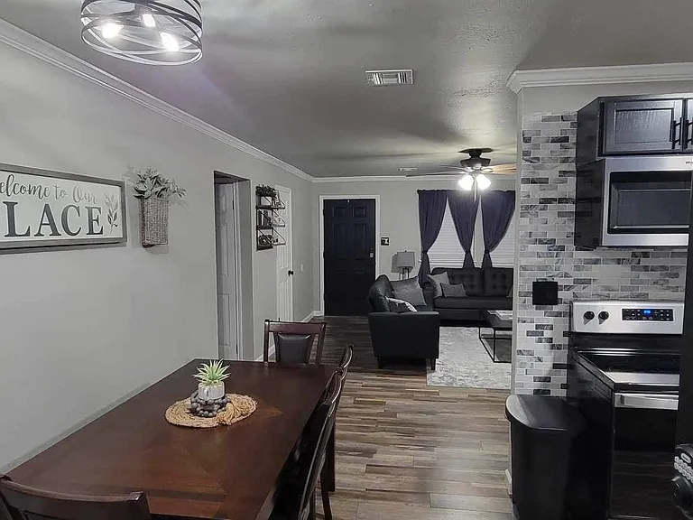 7939 NW Crossland Cir — Photo 5