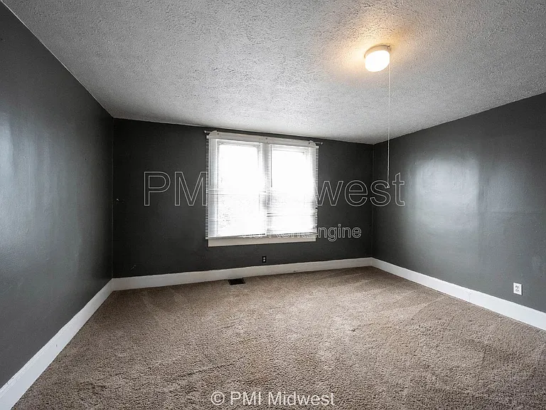 1604 E Kelly St — Photo 21