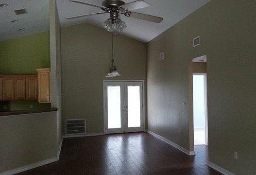 3rd image of 516 Disston Ave