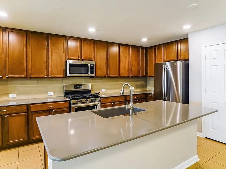 8011 Bunch Grass Ln — Photo 8