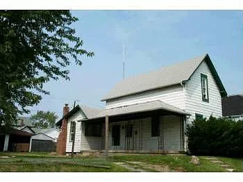 574 N Temple Ave photo 1