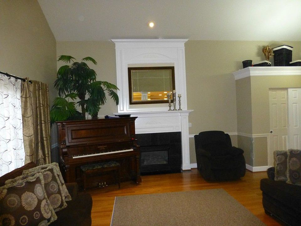 1st image of 1807 66th Ave NE