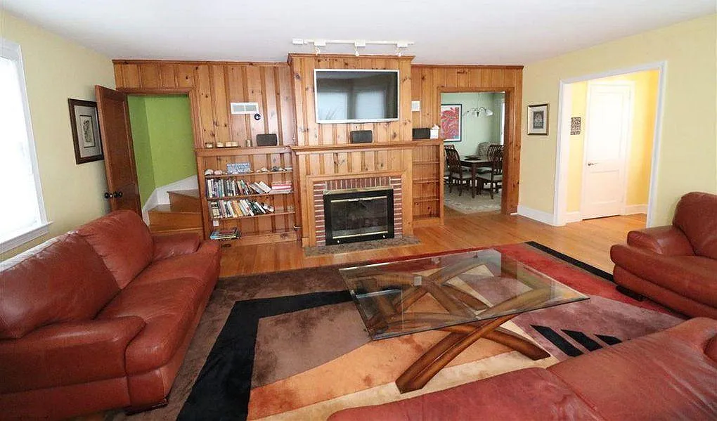 11 N Lancaster Ave — Photo 3