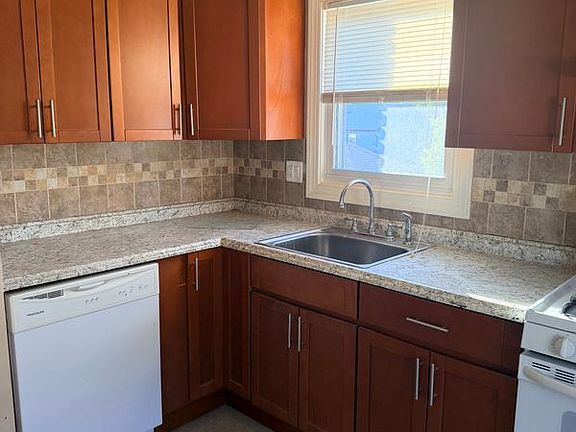 2nd image of 1141 Magie Ave Floor 2