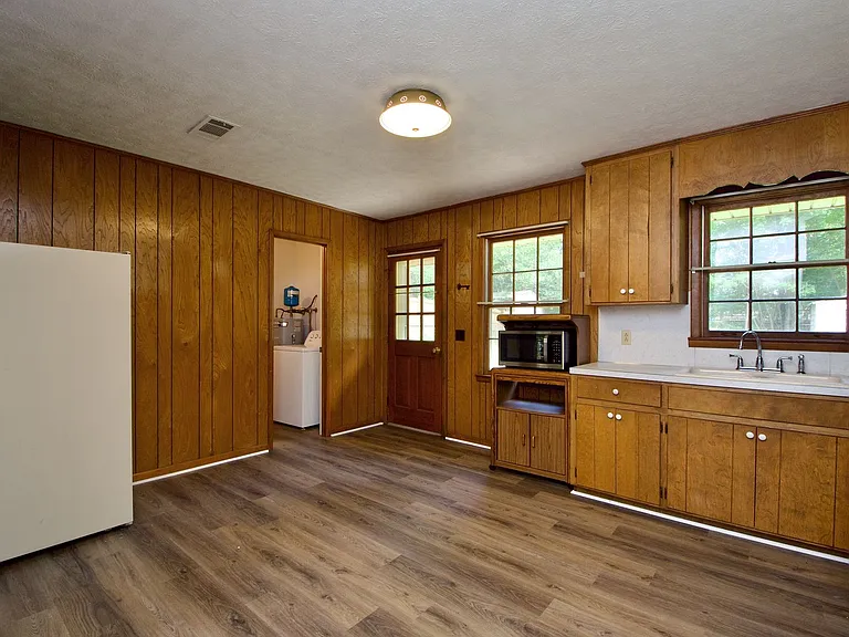 1109 Drew Ln — Photo 6