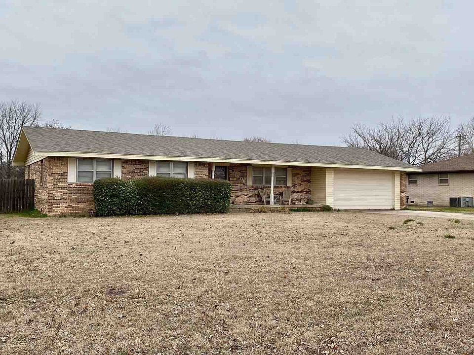 1st image of 1906 Lakeview Dr