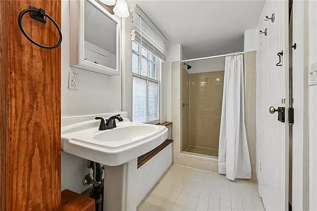 2520 Jefferson Ave — Photo 9