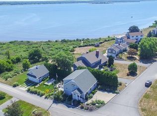395 McCorrie Ln, Portsmouth, RI 02871