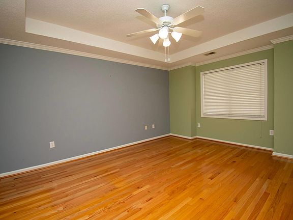 3rd image of 14 Rose Haven Ln