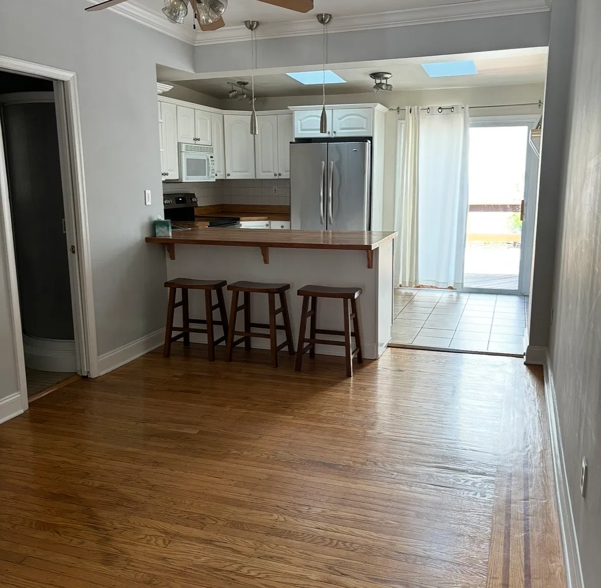 2 bed, 1360 sqft, $2,100 — Photo 4