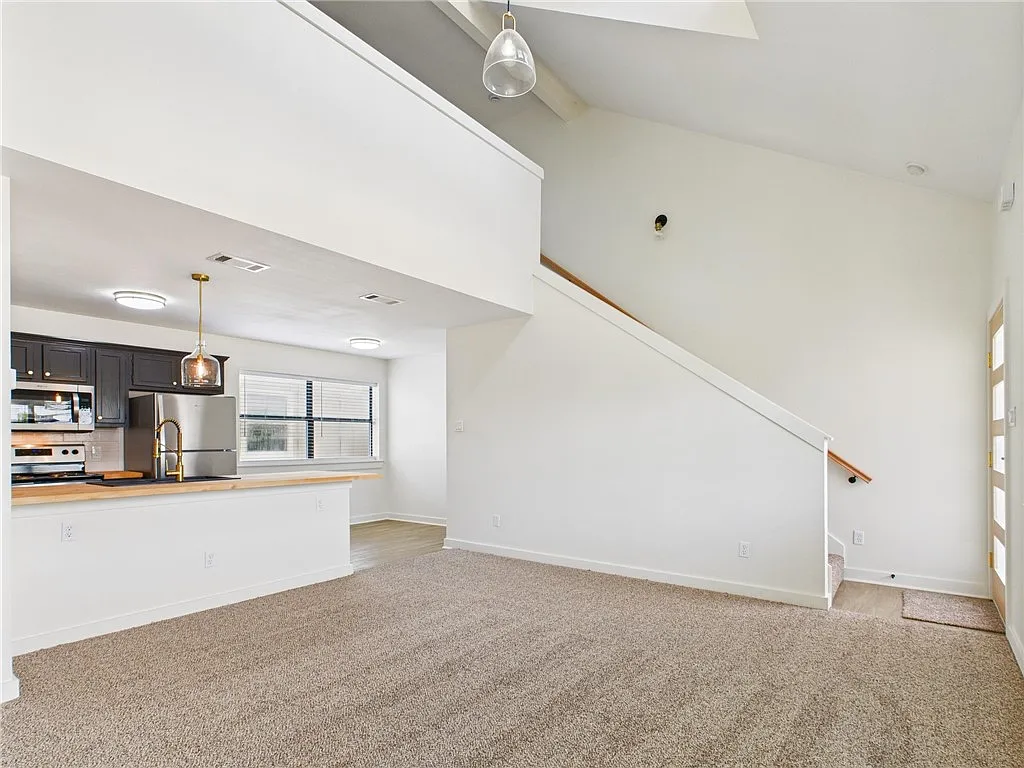 Building Photo - 309 Mobile Ave #5