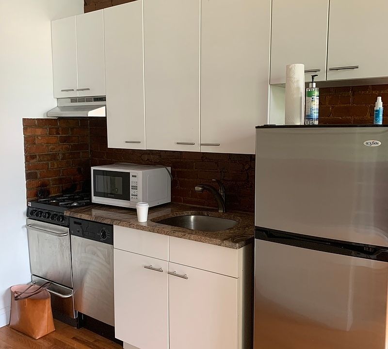 1st image of 33 Carmine St APT 6