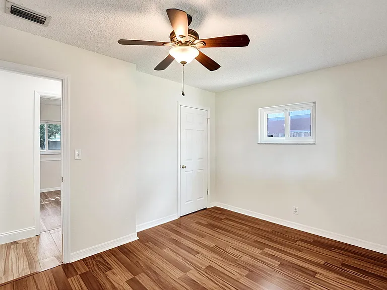 300 SW 19th Ave — Photo 21