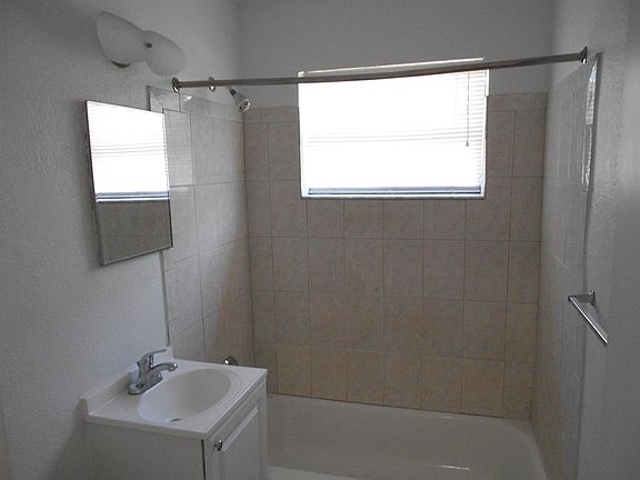 5th image of 1448 W 33rd St