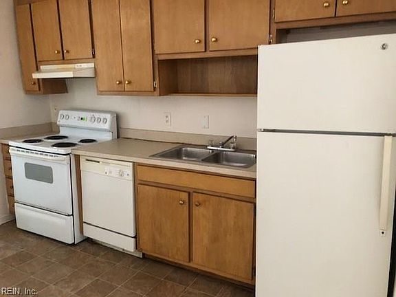 2nd image of 122 Christian St APT 1