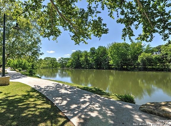 3rd image of 105 Gage Dr