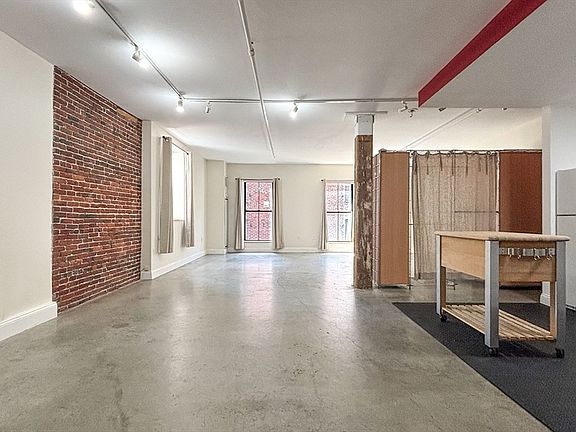 3rd image of 172 Middle St APT 303