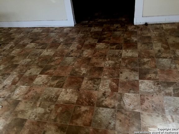 2nd image of 3025 Colima St