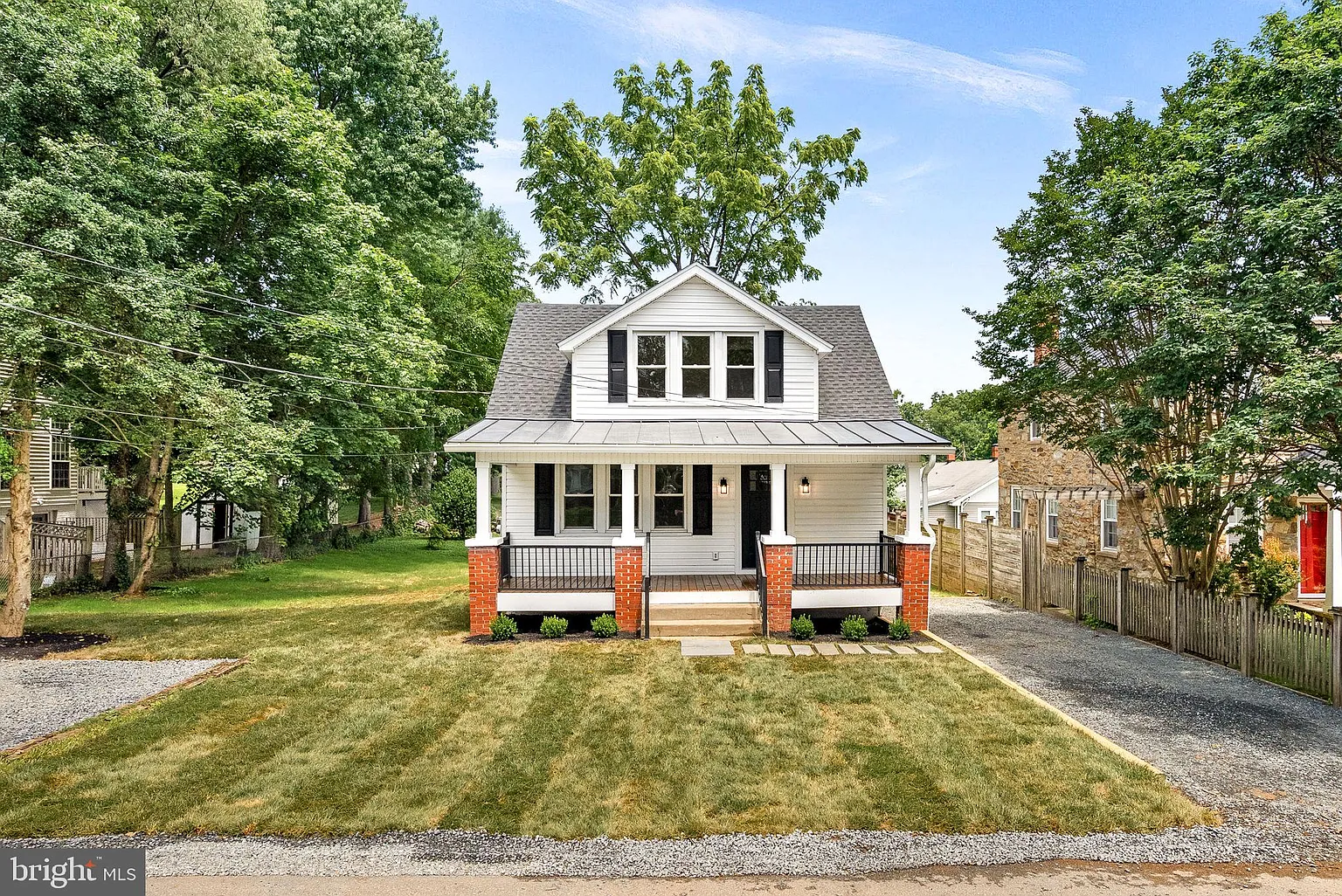 321 W J St photo 1
