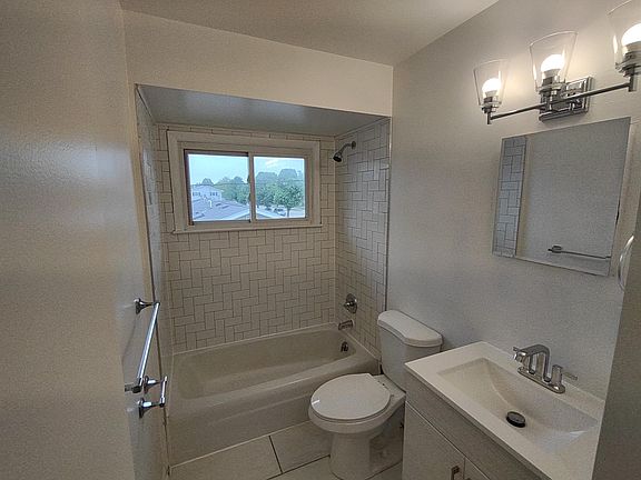 4th image of 3328 S 11th St #A