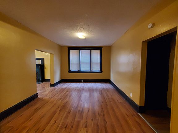 2nd image of 4441 Clarence Ave